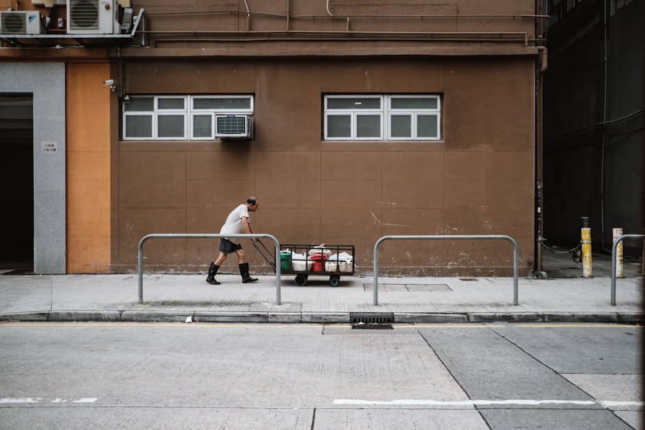 香港街頭配搭:女裝皮銀包如何點亮你的日常造型